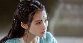 关晓彤进入娱乐圈吃瓜,从吃瓜群众到璀璨明星的蜕变之路